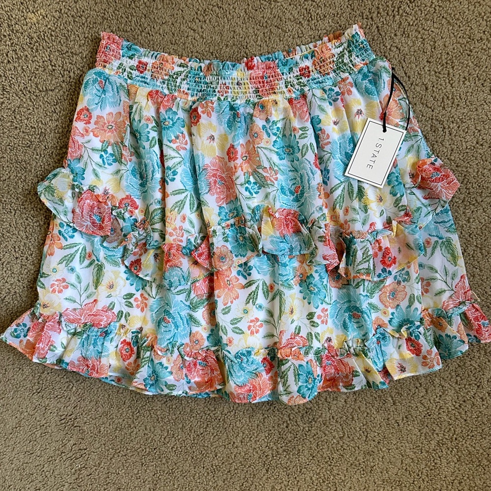 1.State Floral Ruffled Mini Skirt – Size Large | New With Tags